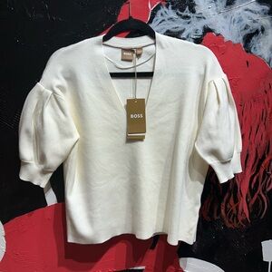 NWT Hugo Boss Women’s V Cut Pull Cream Off White Size S